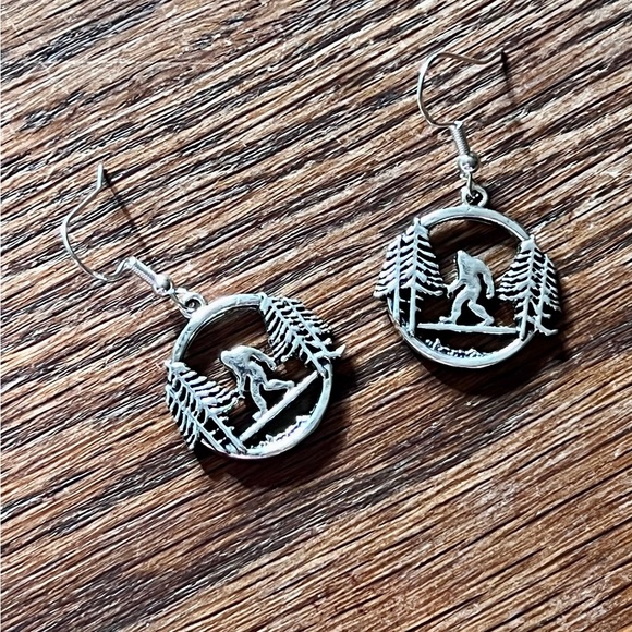Unique Pretty Sasquatch, Bigfoot, Yeti In The Woods, Circle Outline Earrings - Picture 3 of 3